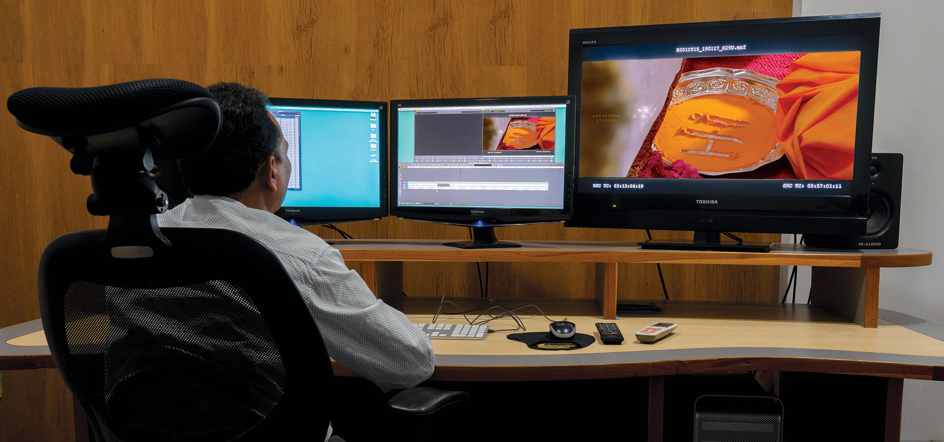 NON-LINEAR EDITING